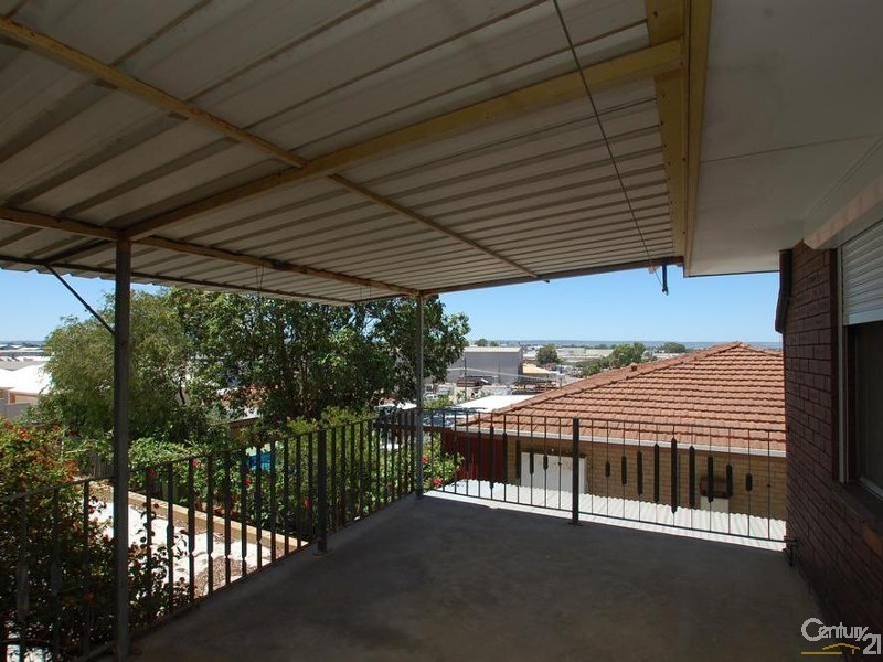 37 Sanderson Street, Embleton WA 6062