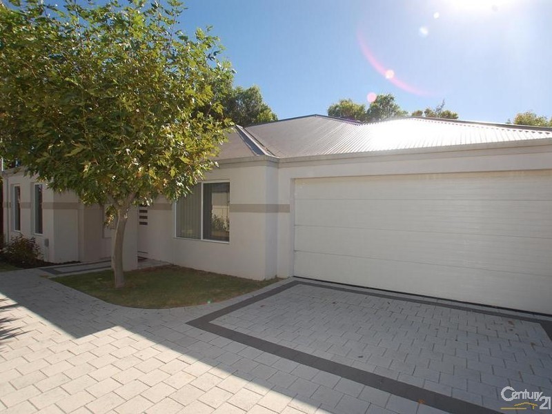 25 Yaroomba Place, Clarkson WA 6030