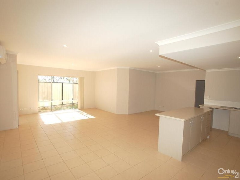 25 Yaroomba Place, Clarkson WA 6030