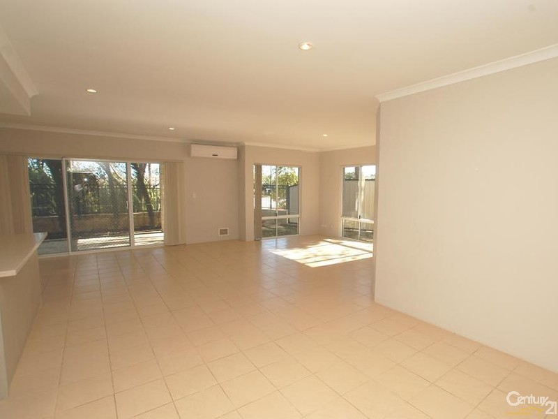 25 Yaroomba Place, Clarkson WA 6030