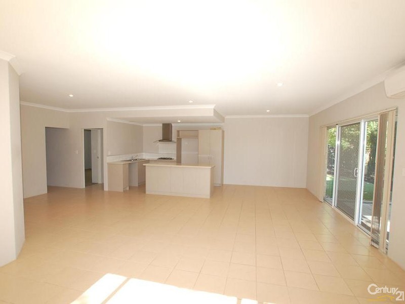 25 Yaroomba Place, Clarkson WA 6030