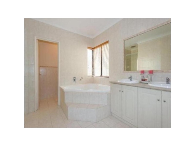 2/123 Moulden Avenue, Yokine WA 6060