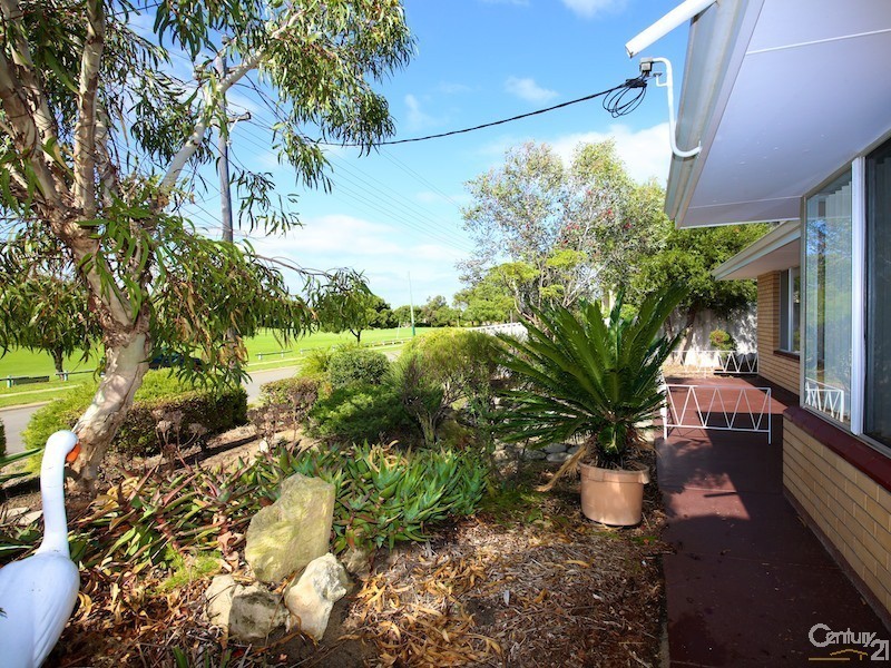 21 Green Road, Hillarys WA 6025