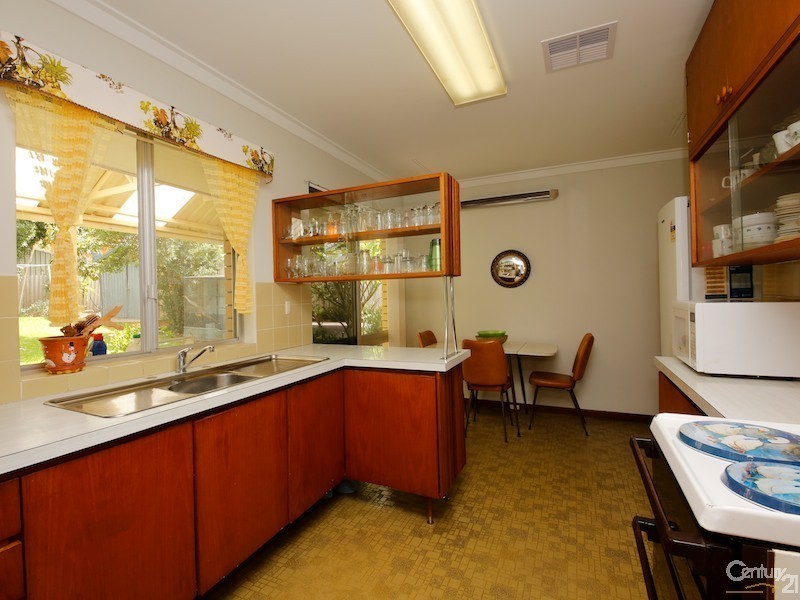 21 Green Road, Hillarys WA 6025