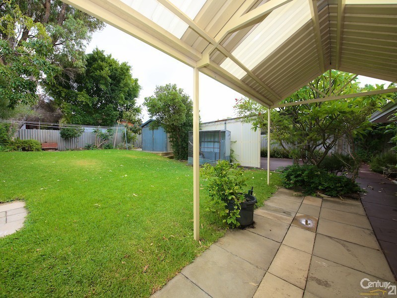 21 Green Road, Hillarys WA 6025