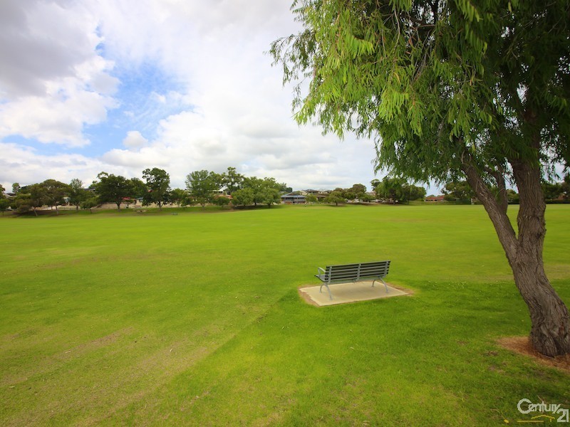 21 Green Road, Hillarys WA 6025