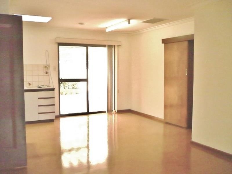 18 Glover Street, Dianella WA 6059