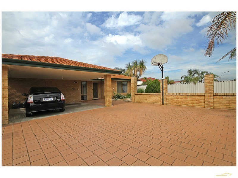 6 Lae Court, Ballajura WA 6066