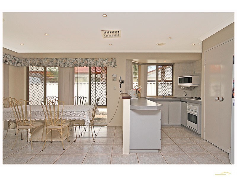 6 Lae Court, Ballajura WA 6066