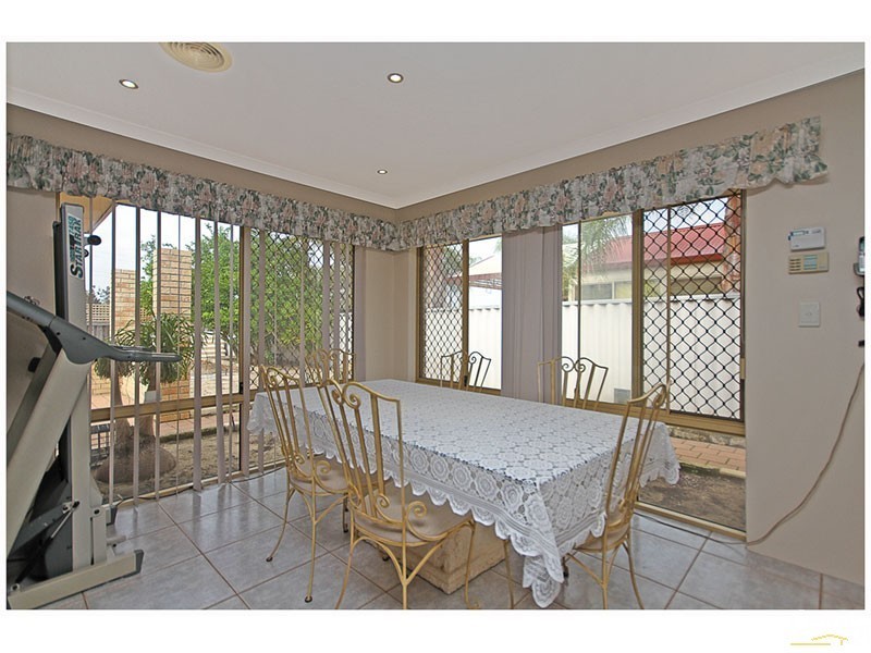 6 Lae Court, Ballajura WA 6066