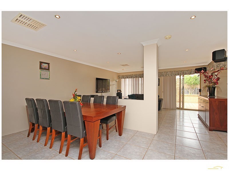 6 Lae Court, Ballajura WA 6066