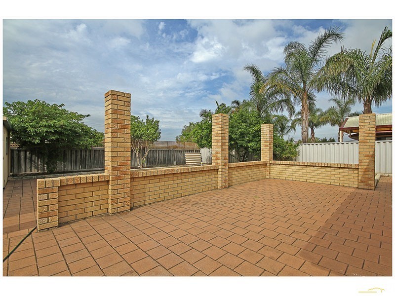 6 Lae Court, Ballajura WA 6066
