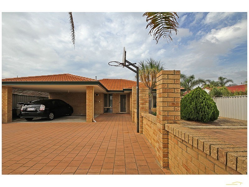 6 Lae Court, Ballajura WA 6066