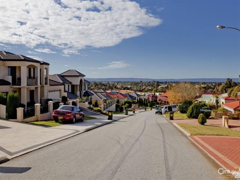 17 Cherrywood Avenue, Dianella WA 6059