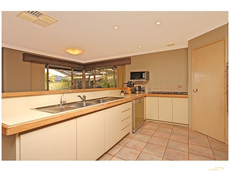 82 Glanton Way, Dianella WA 6059