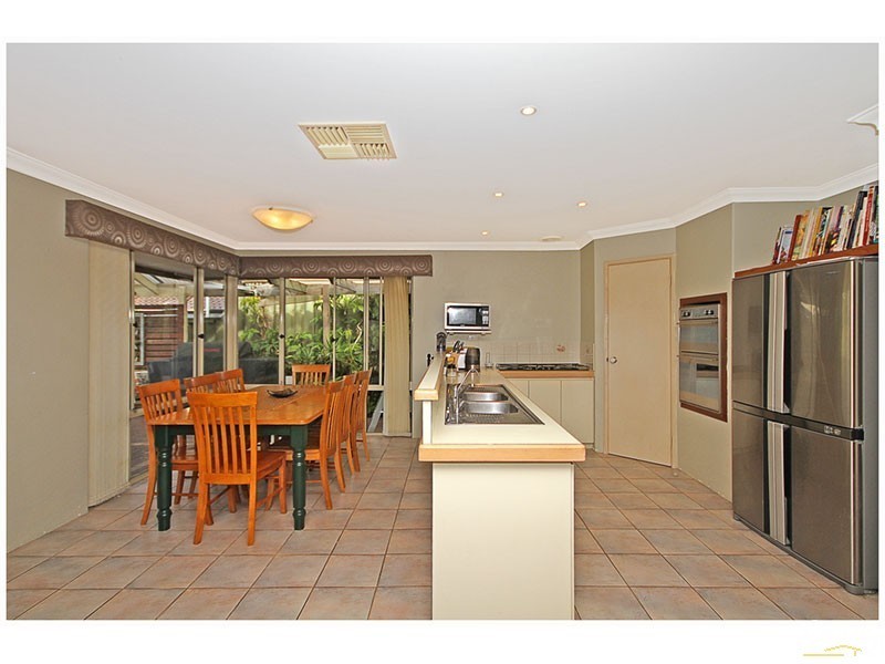 82 Glanton Way, Dianella WA 6059