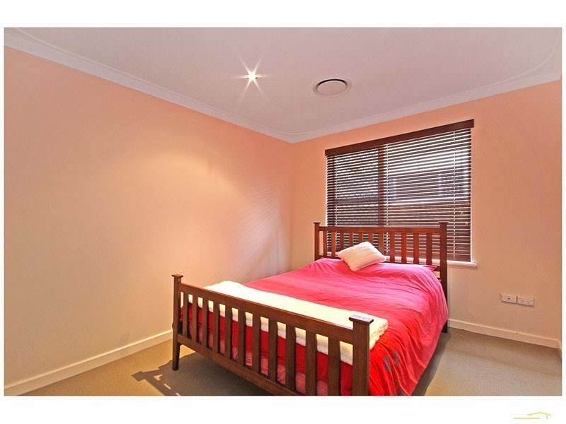 1/18 Kensington Avenue, Dianella WA 6059