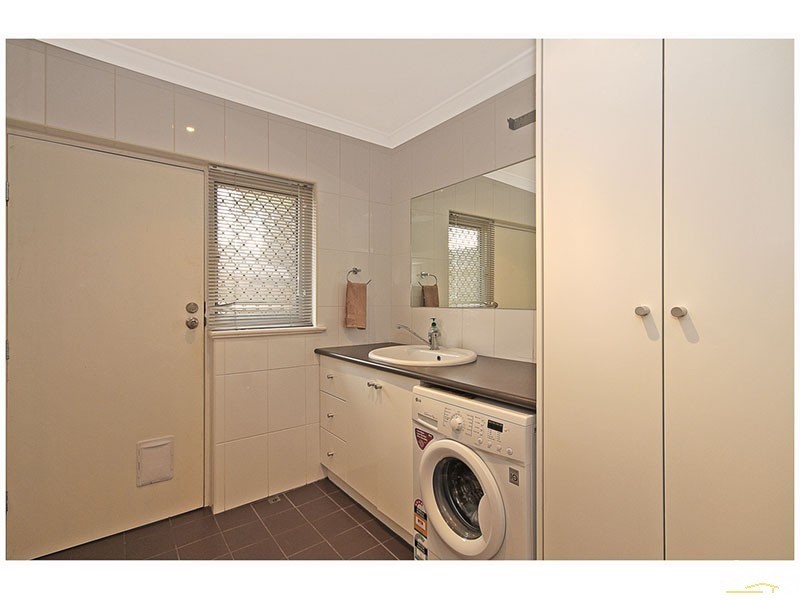 1/18 Kensington Avenue, Dianella WA 6059