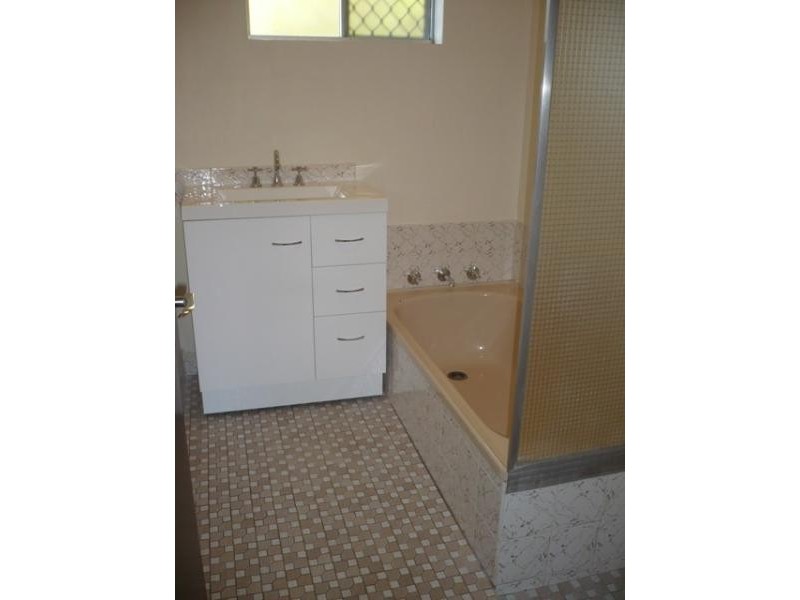 4 Shannon Road, Dianella WA 6059