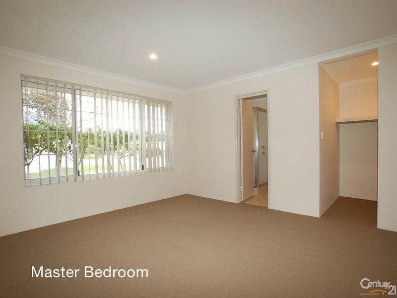 21 Yaroomba Place, Clarkson WA 6030