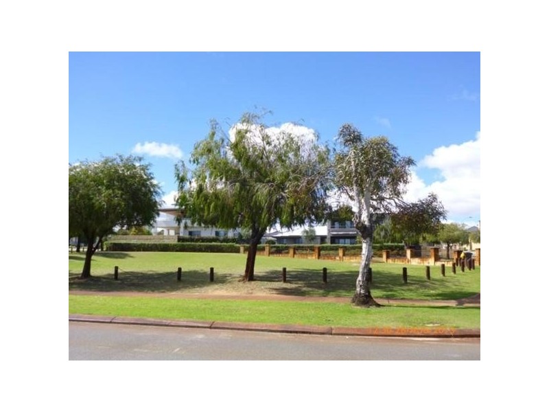 1/117 Grand Promenade, Doubleview WA 6018