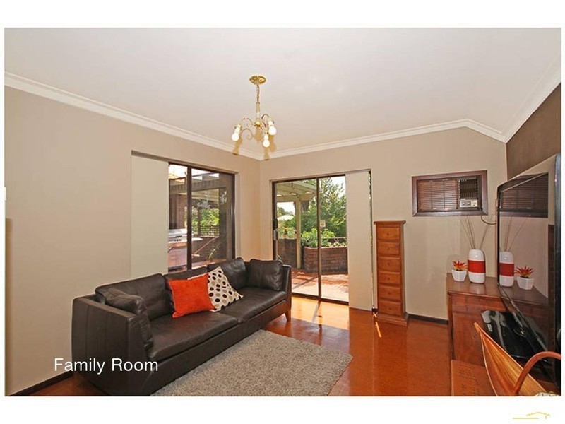 476 The Strand, Dianella WA 6059