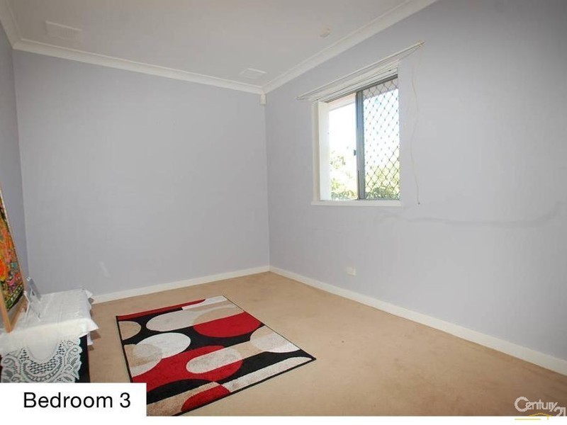 6  Hainsworth Avenue, Girrawheen WA 6064