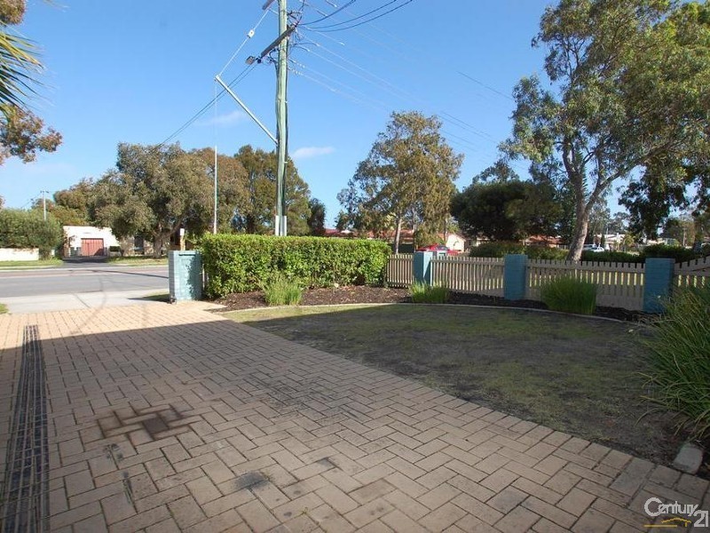 6  Hainsworth Avenue, Girrawheen WA 6064