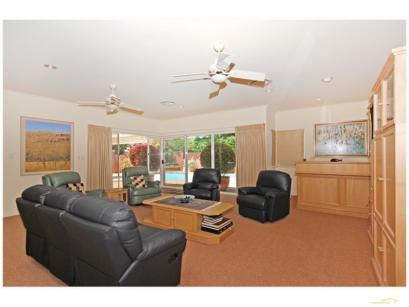 18 Howes Crescent, Dianella WA 6059