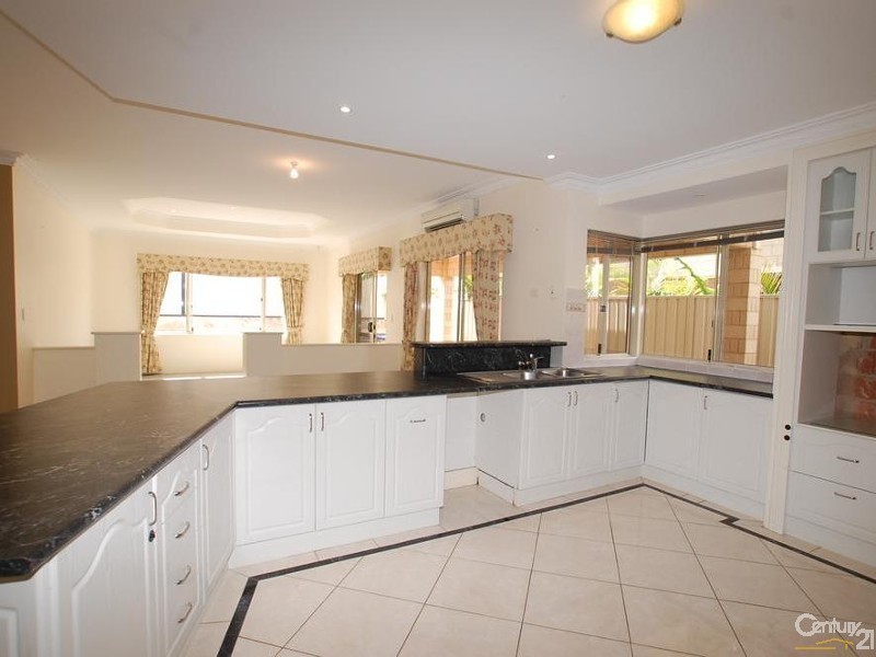 10 Massenger Street, Madeley WA 6065