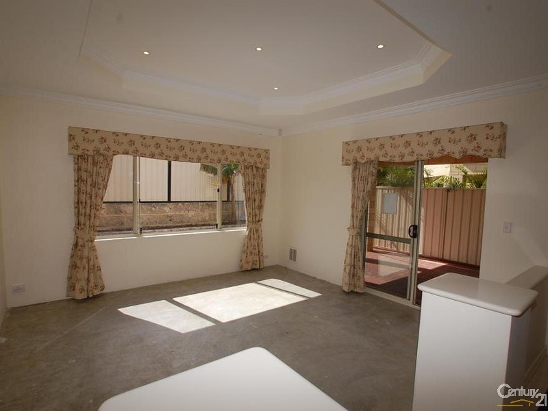 10 Massenger Street, Madeley WA 6065