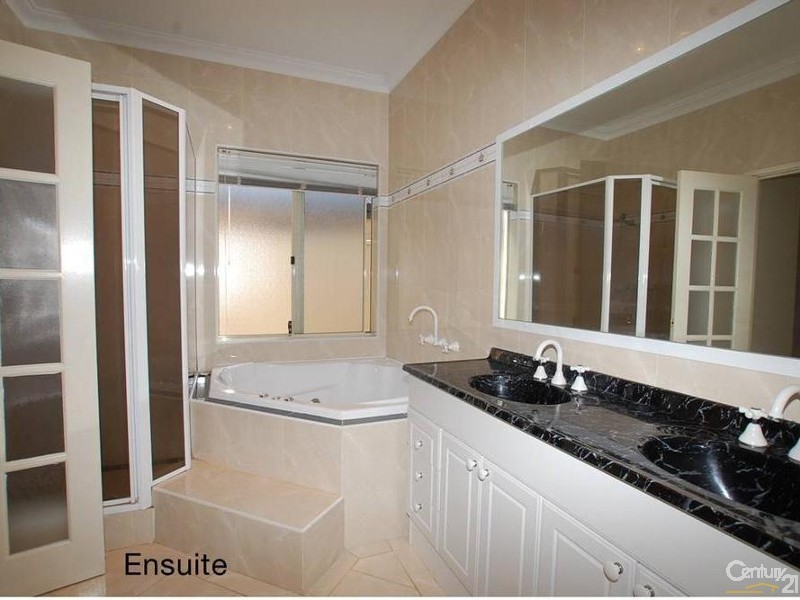 10 Massenger Street, Madeley WA 6065