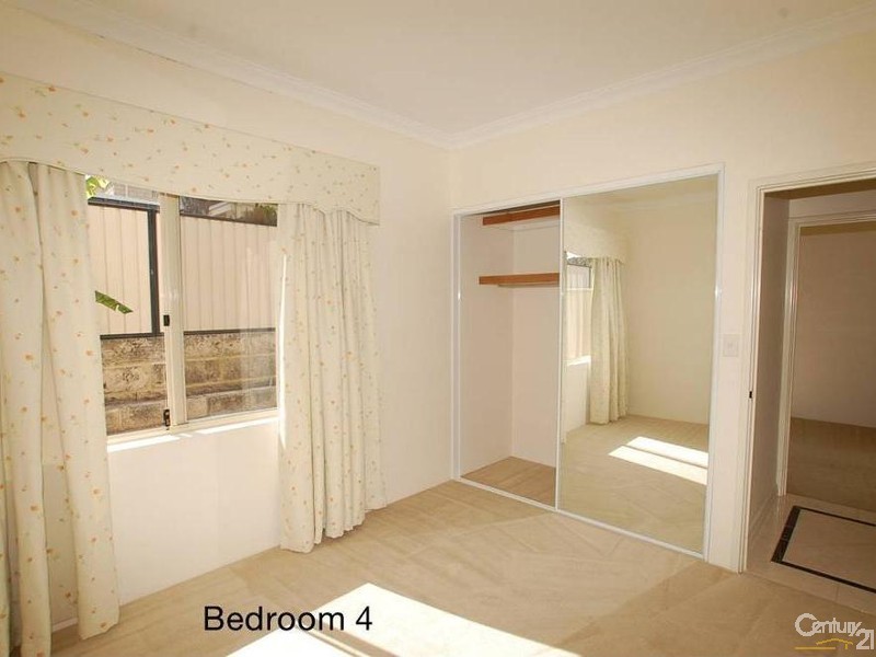 10 Massenger Street, Madeley WA 6065