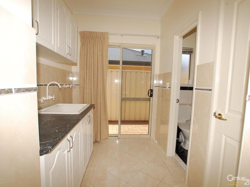 10 Massenger Street, Madeley WA 6065