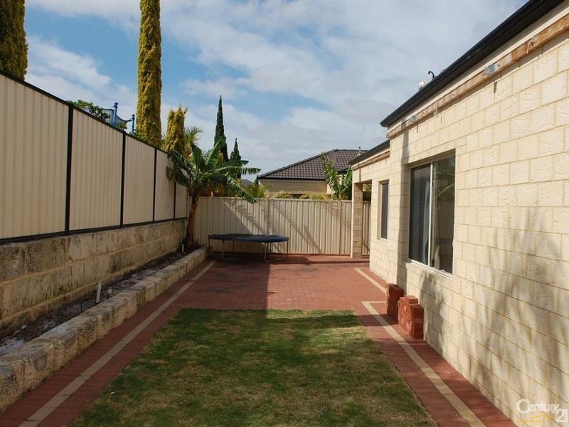 10 Massenger Street, Madeley WA 6065