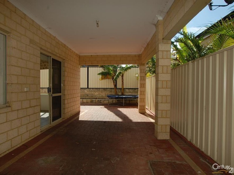 10 Massenger Street, Madeley WA 6065