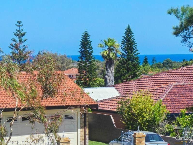 38 Windlass Avenue, Ocean Reef WA 6027