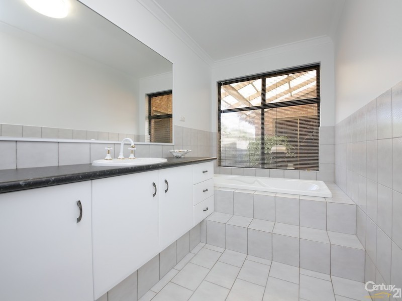 3 Bluegum Place, Ballajura WA 6066