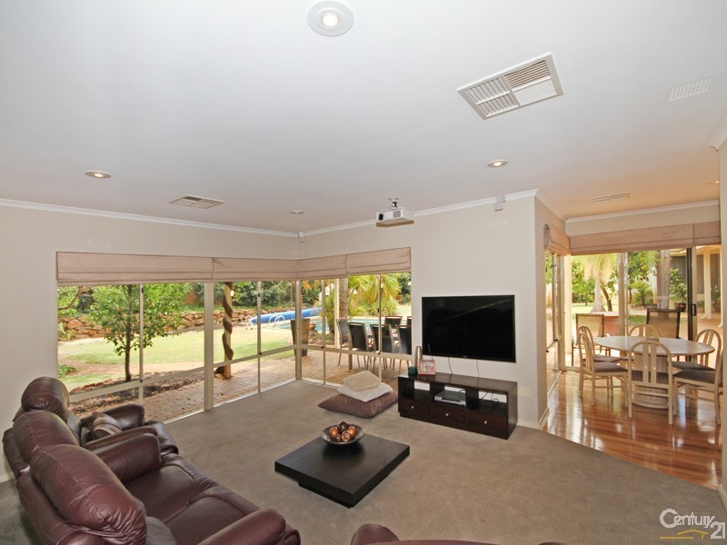 25 Majestic Parade, Dianella WA 6059