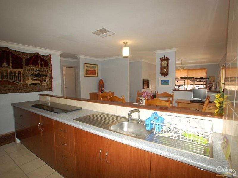 52 Rhine Crescent, Beechboro WA 6063