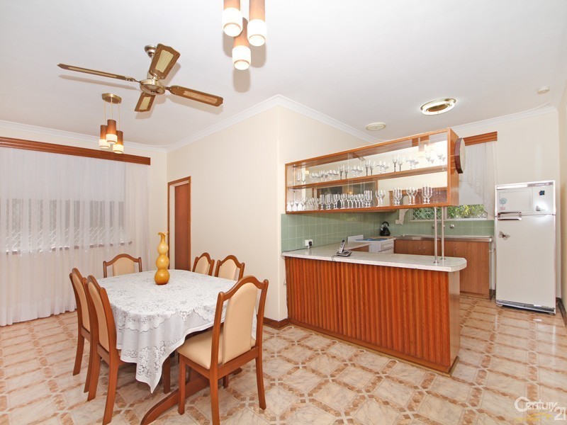 17 Farina Drive, Yokine WA 6060