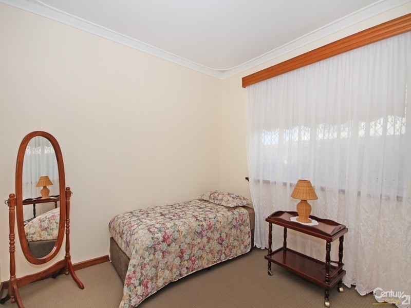 17 Farina Drive, Yokine WA 6060