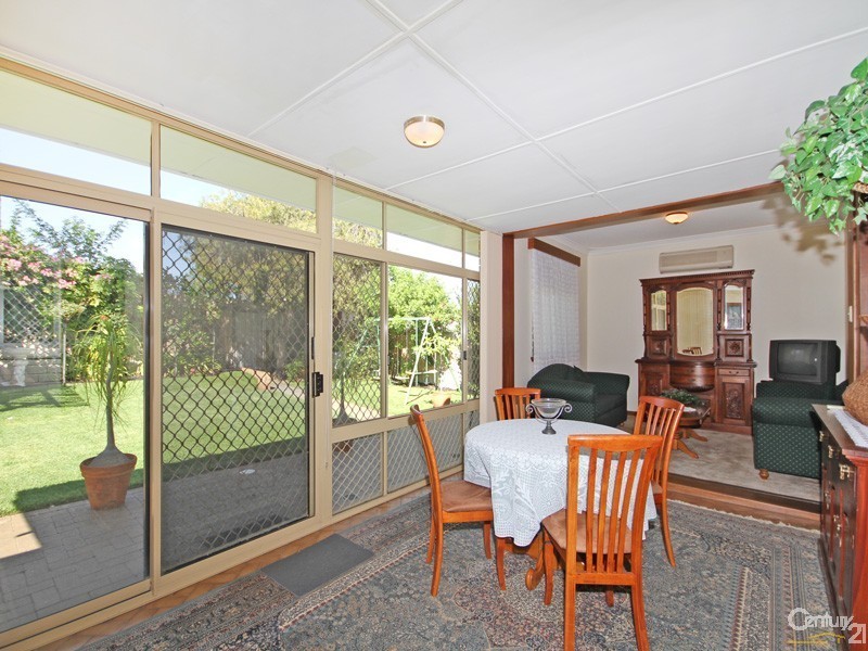 17 Farina Drive, Yokine WA 6060