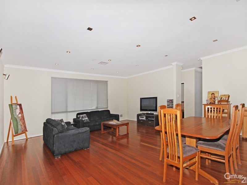 22 Rochester Way, Dianella WA 6059