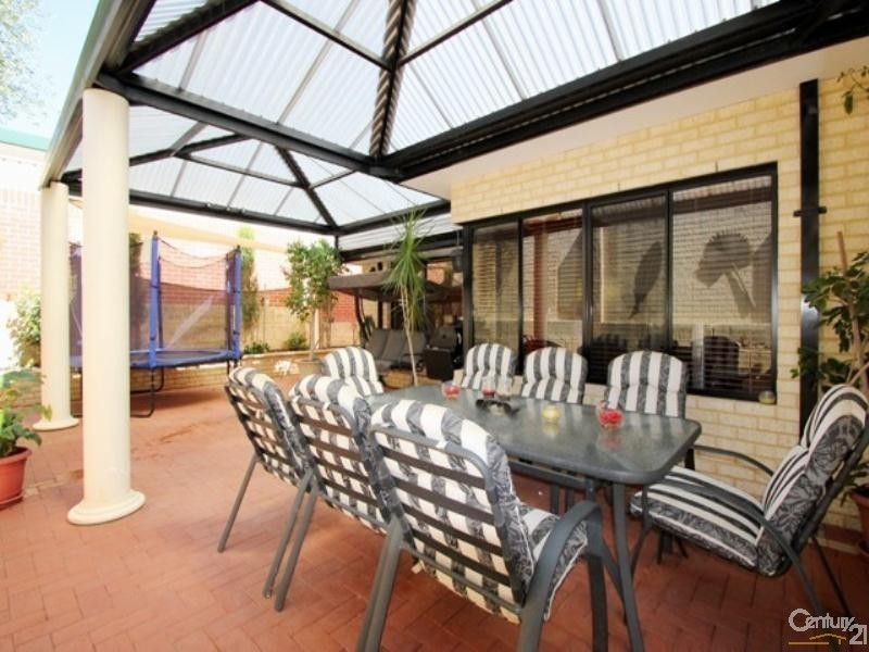 15 Ibrahim Court, Dianella WA 6059