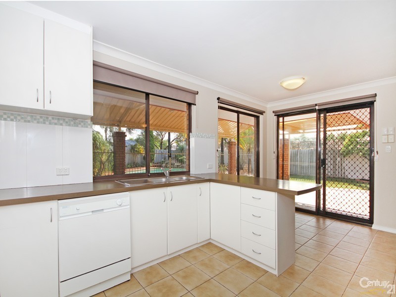 15 Bluejay Gardens, Ballajura WA 6066