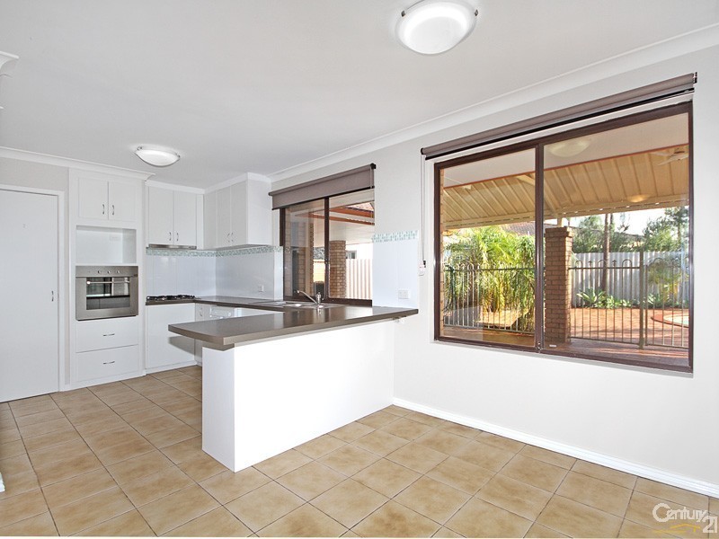 15 Bluejay Gardens, Ballajura WA 6066