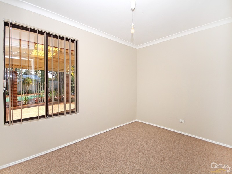 15 Bluejay Gardens, Ballajura WA 6066