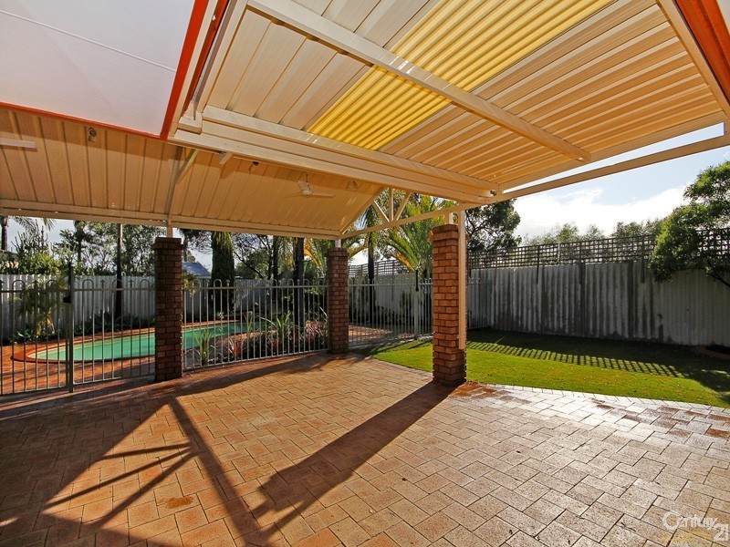 15 Bluejay Gardens, Ballajura WA 6066