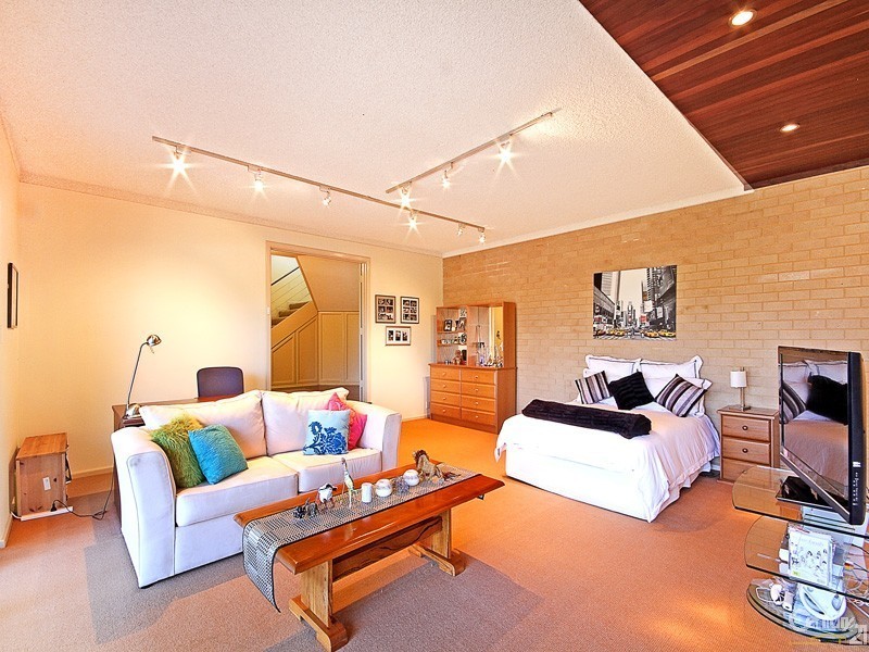 19 Seymour Avenue, Dianella WA 6059